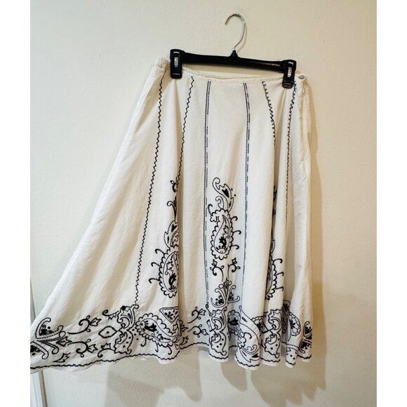 Chico's Black And White Embroidered Skirt - Picture 1 of 7